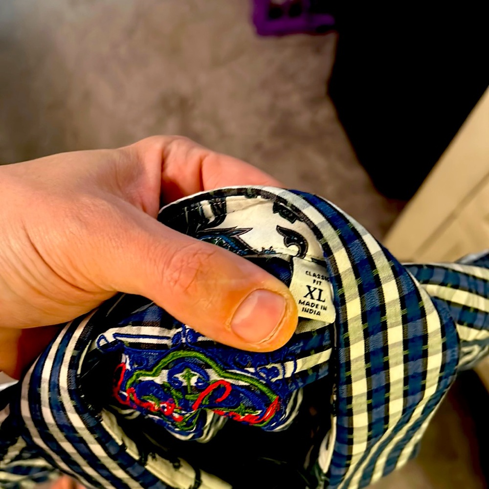 Robert Graham button down. XL. Excellent condition.
